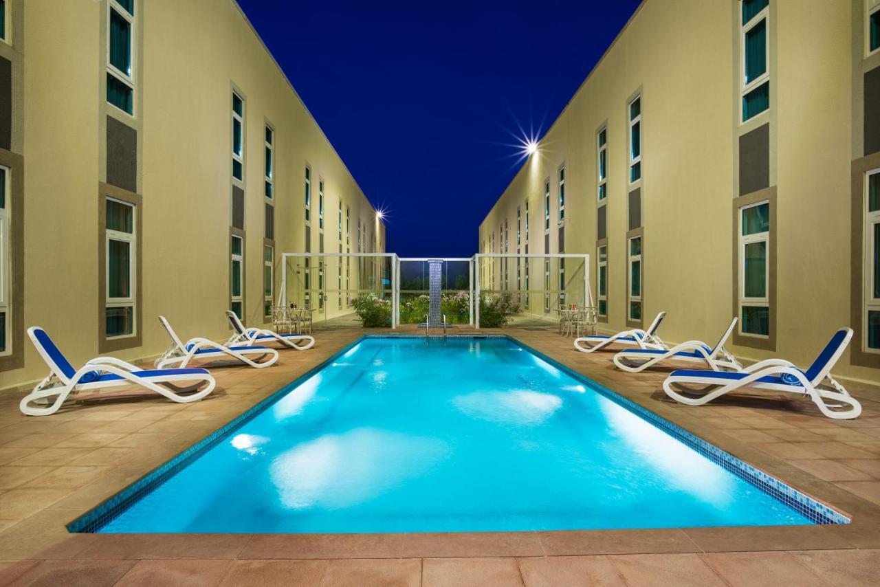 City Hotel Duqm Bagian luar foto