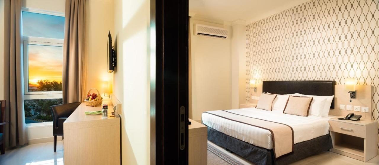 City Hotel Duqm Bagian luar foto