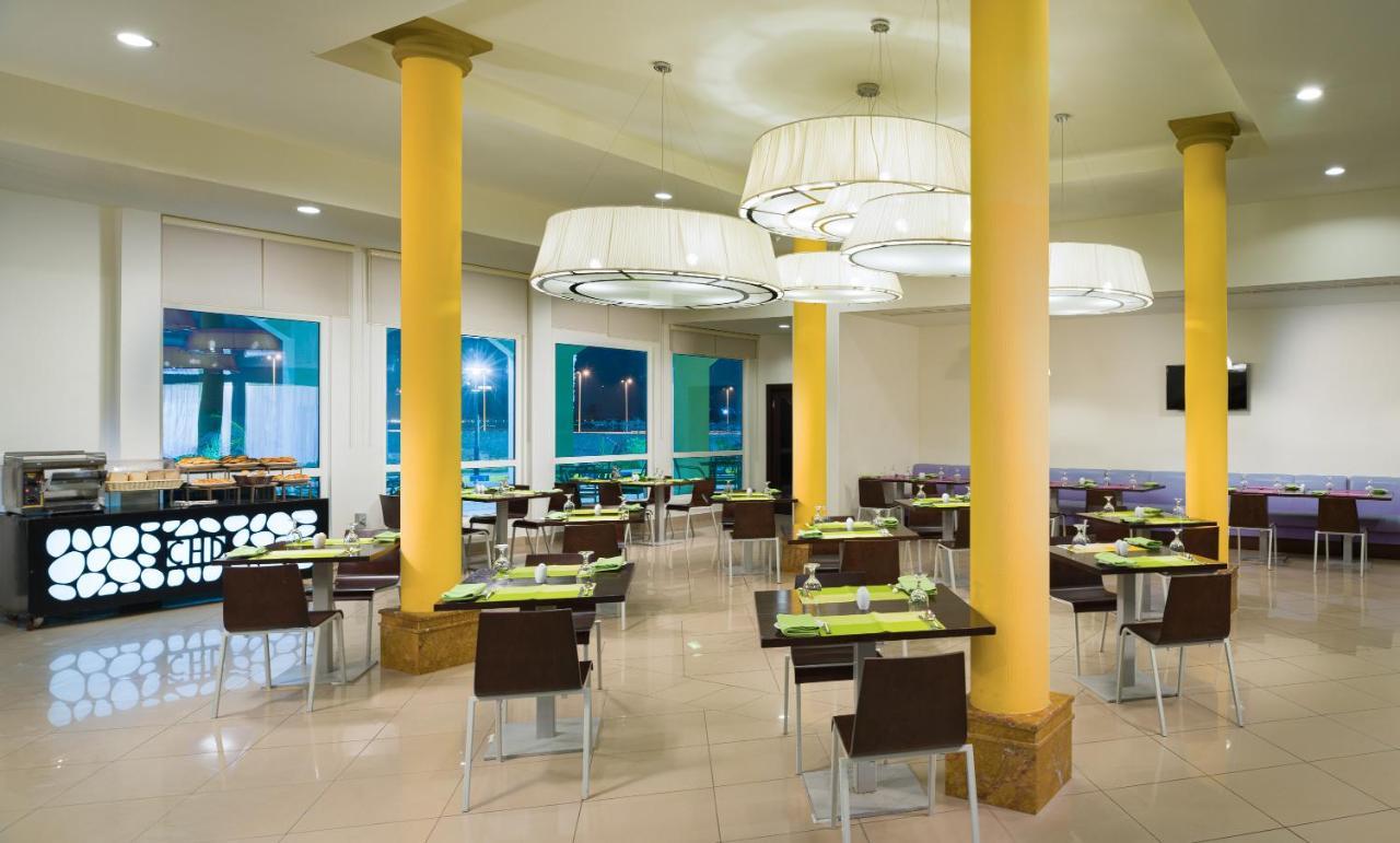 City Hotel Duqm Bagian luar foto