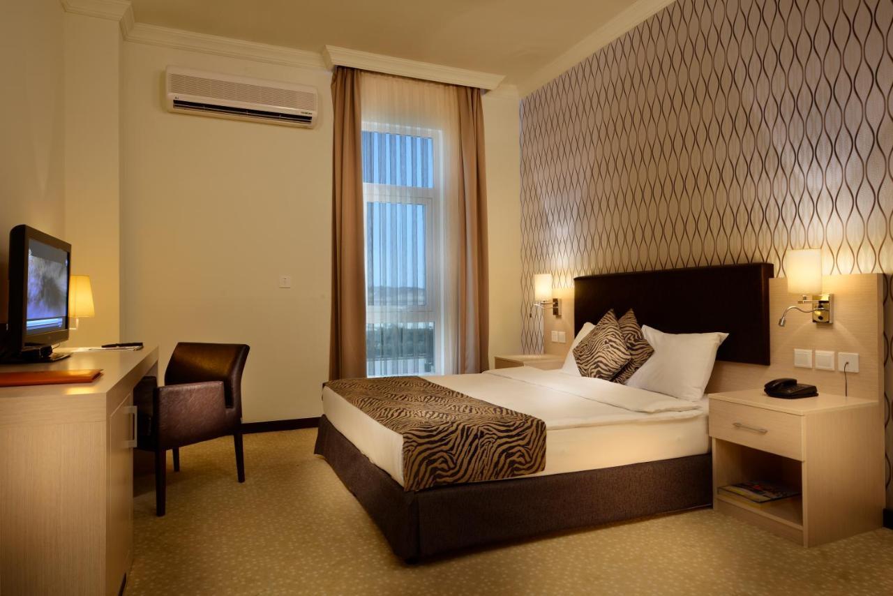 City Hotel Duqm Bagian luar foto